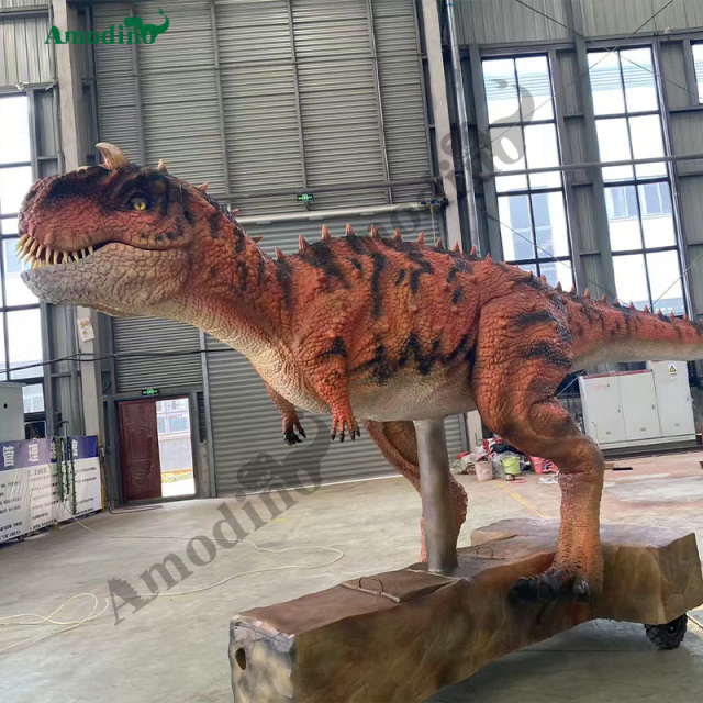 Electronic Carnotaurus Spray & Customizable for Amusement Park