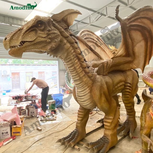 Dragón Volador Marrón Animatrónico con Rociado de Agua para Parques Temáticos