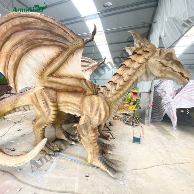 Dragón Volador Marrón Animatrónico con Rociado de Agua para Parques Temáticos