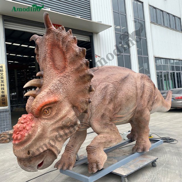 Simulation Pachyrhinosaurus Spray & Customizable for Dinosaur Park