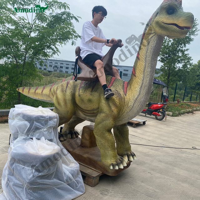 Brachiosaurio Electrónico para Montar con Rociado e Hiperrealista para Centros Comerciales