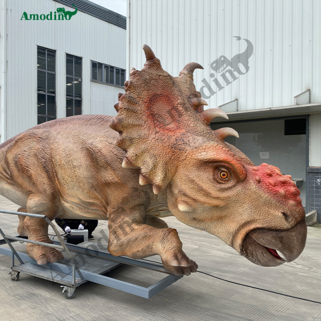 Simulation Pachyrhinosaurus Spray & Customizable for Dinosaur Park