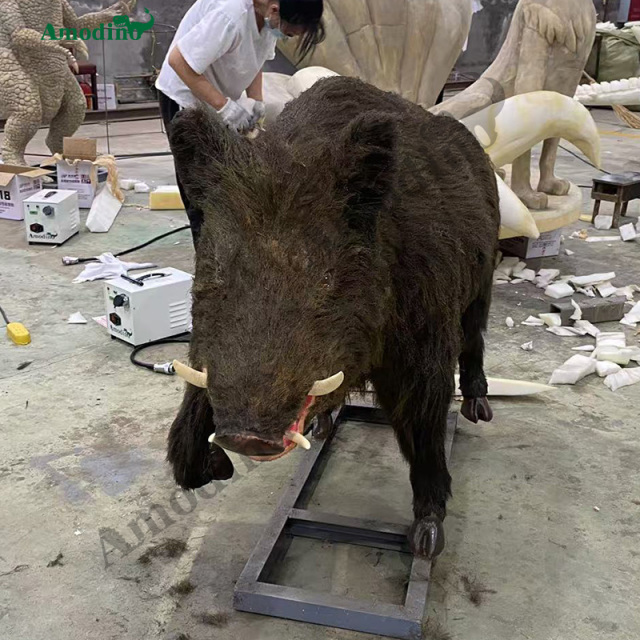 Simulation Wild Boar Spray & Hyper-realistic for Amusement Park