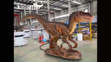Electronic Servo Motor Velociraptor Water spray & Customizable for Shopping Mall