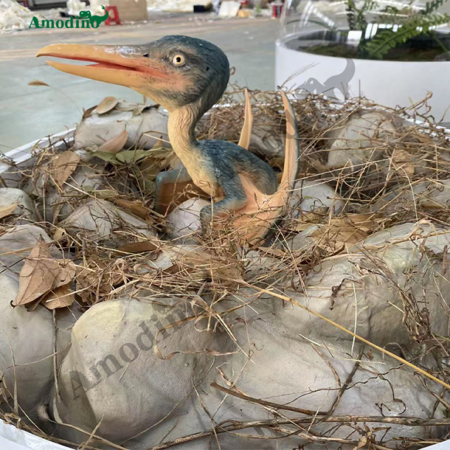Incubadora de pterosaurios animatrónicos personalizable e hiperrealista para parque de atracciones