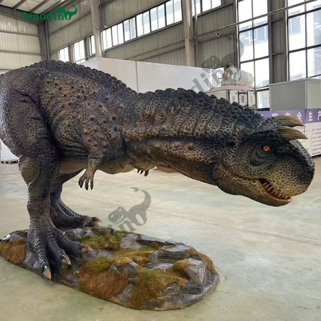 Servomotor electrónico Carnotaurus con pulverizador de agua personalizable para parque de atracciones