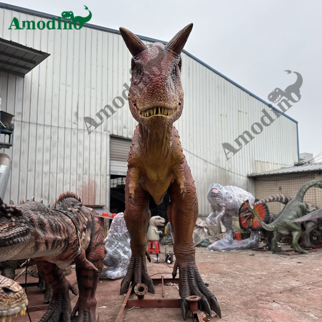animatronic Carnotaurus model 7m long