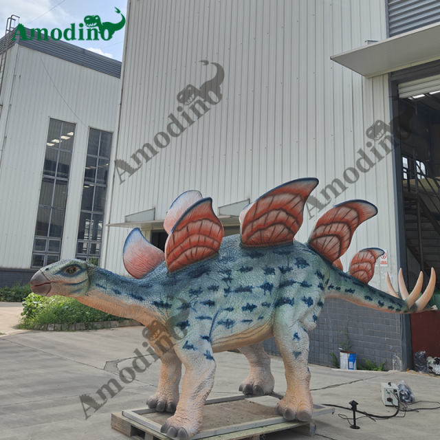 5m long animatronic Stegosaurus for dinosaur park