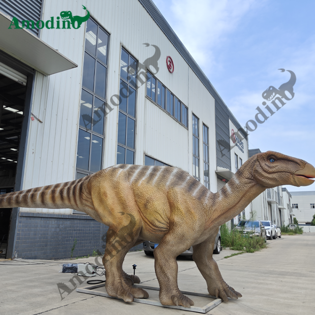 7m long animatronic Iguanodon for dinosaur park