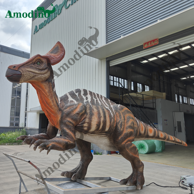 Olorotitan animatrónico de 7 m de largo