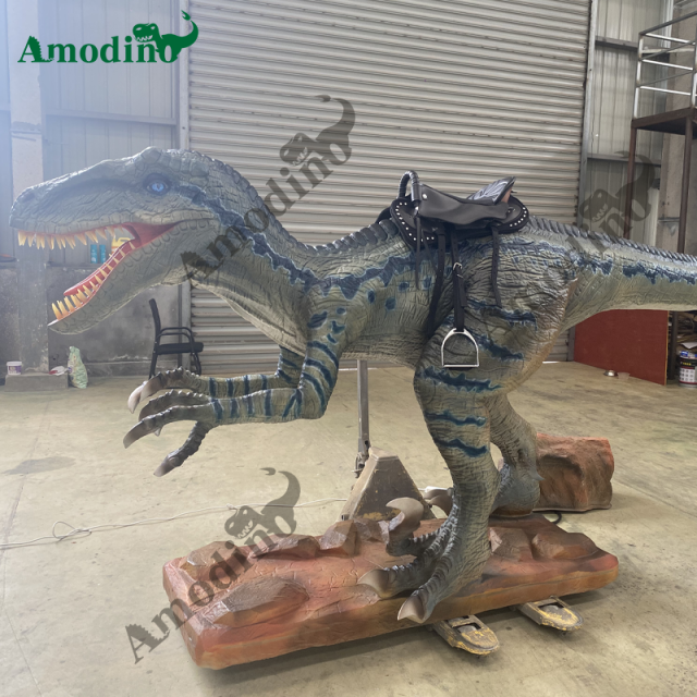 Animatronic Ride a Velociraptor Spray & Hyper-realistic for Dinosaur Park