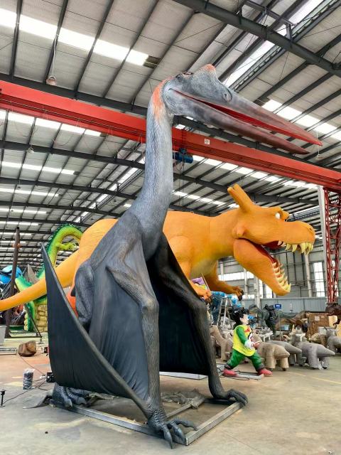 6m high  animatronic Quetzalcoatlus
