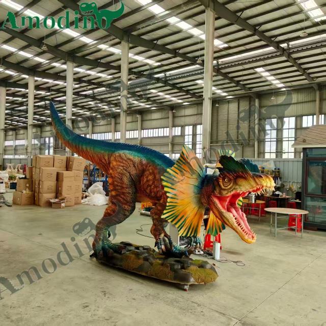 Dilophosaurus electrónico y personalizable para parque de atracciones
