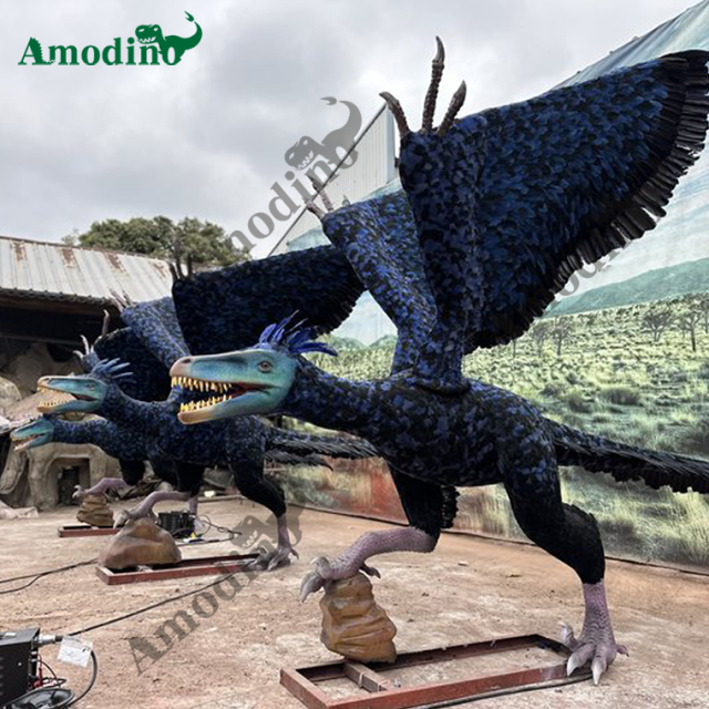 Archaeopteryx animatrónico: características principales Modelado a partir del Archaeopteryx, la icónica "criatura de transición" que une a los dinosaurios y las aves