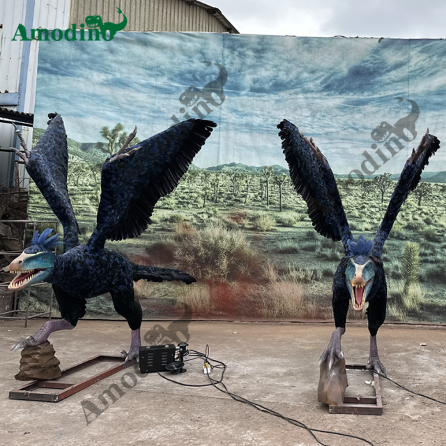Archaeopteryx animatrónico: características principales Modelado a partir del Archaeopteryx, la icónica "criatura de transición" que une a los dinosaurios y las aves