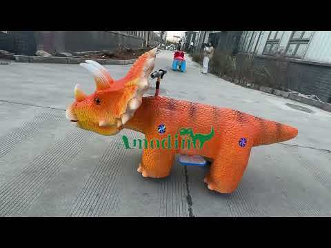 Montura de Triceratops Naranja – Patinete Dinosaurio Funciona con Monedas