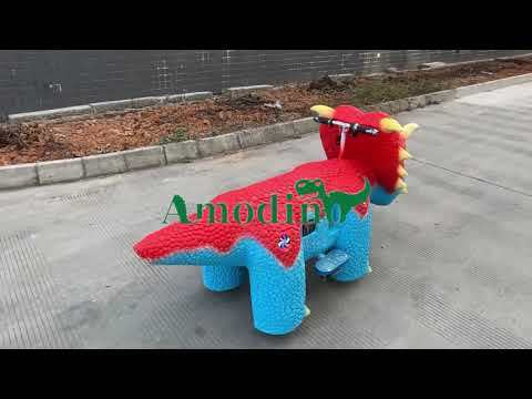 Montura de Triceratops Rojo-Azul Vibrante | Dinosaurio con Batería para Malls
