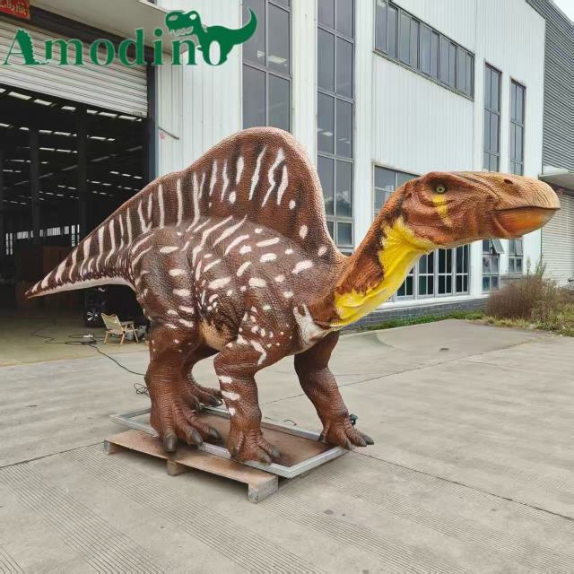 Ouranosaurus animatrónico del Cretácico | Atracción del parque