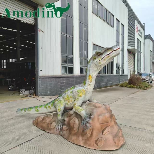 Notosaurus animatrónico: réplica realista de un cocodrilo terrestre del Cretácico