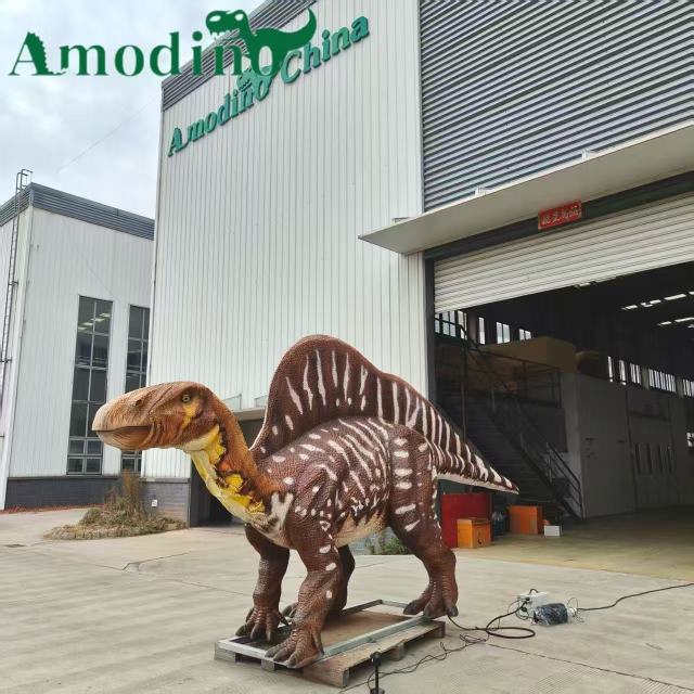 Ouranosaurus animatrónico del Cretácico | Atracción del parque