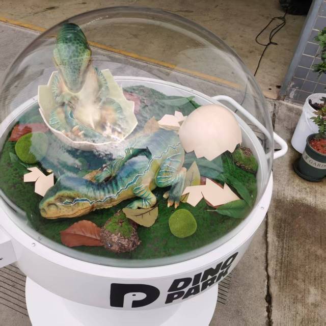 Custom Animatronic Velociraptor Incubator | Realistic Dinosaur Egg Hatching Display for Theme Parks & Museums