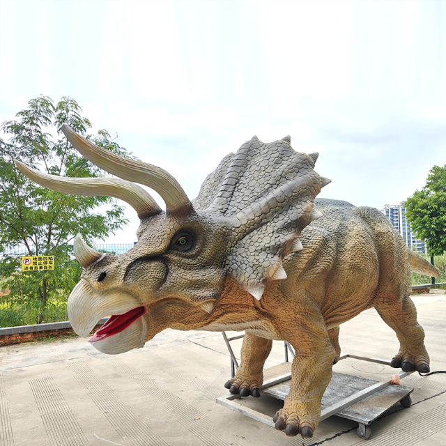 Animatronic Triceratops Dinosaur | Realistic Life-Size Model for Museums & Theme Parks