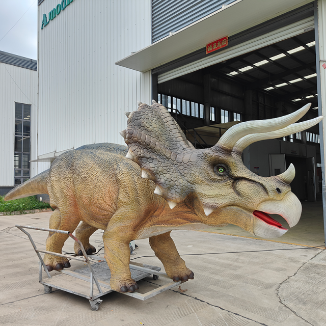 Animatronic Triceratops Dinosaur | Realistic Life-Size Model for Museums & Theme Parks