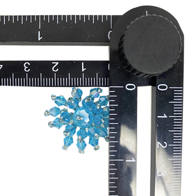 Custom shoe flower handmade beaded nail beaded shoe flower jewelry Women's shoes slippers children's shoes shoe buckle shoe upper accessories to sample processing