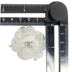 Custom boho nuevo bordado bordado flores acrílico lentejuelas hecho a mano accesorios zapatos de mujer zapatillas superior acabado