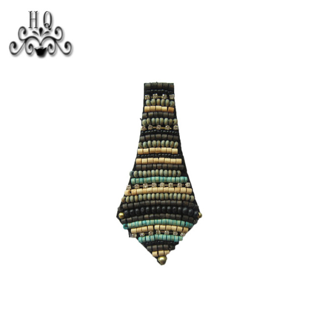 The new hot-selling Bohemian children's shoes shoes flower hand-stitched beads process slippers shoes flower shoe material upper shoe buckle accessories can be customized