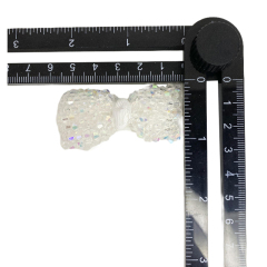 Custom-made beaded embroidered shoes, pearl bow ties, webbing, beaded jewelry, and sandals are processed based on samples and become bestsellers