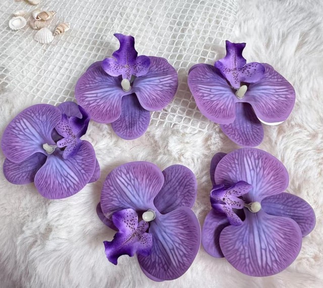 Cross-border hot metal shoe buckle shoe chain shoe flower tassel handmade knitting women's shoes children's shoes shoes flower shoe buckle shoes accessories to sample processing customized