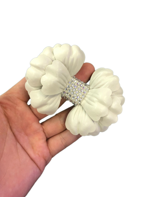 Cross-border hot metal shoe buckle shoe chain shoe flower tassel handmade knitting women's shoes children's shoes shoes flower shoe buckle shoes accessories to sample processing customized