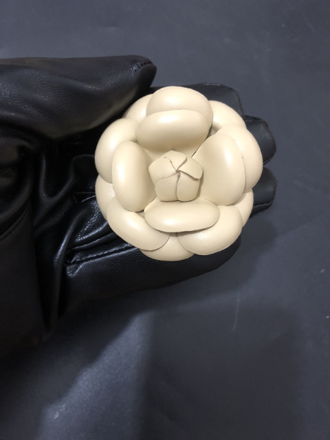 Cross-border hot metal shoe buckle shoe chain shoe flower tassel handmade knitting women's shoes children's shoes shoes flower shoe buckle shoes accessories to sample processing customized