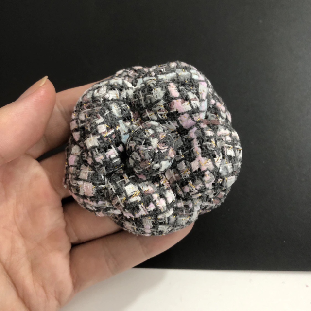 Cross-border hot metal shoe buckle shoe chain shoe flower tassel handmade knitting women's shoes children's shoes shoes flower shoe buckle shoes accessories to sample processing customized