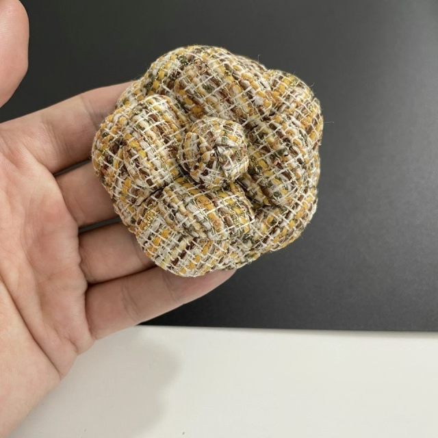 Cross-border hot metal shoe buckle shoe chain shoe flower tassel handmade knitting women's shoes children's shoes shoes flower shoe buckle shoes accessories to sample processing customized