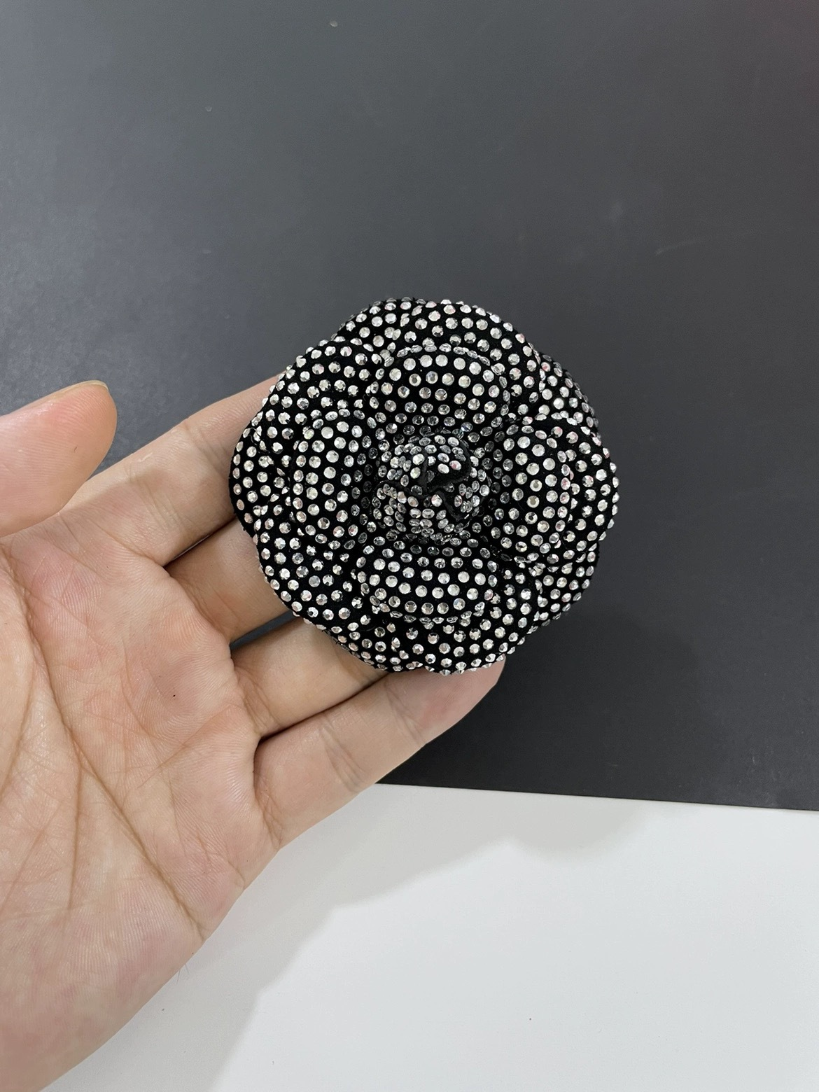 Cross-border hot metal shoe buckle shoe chain shoe flower tassel handmade knitting women's shoes children's shoes shoes flower shoe buckle shoes accessories to sample processing customized