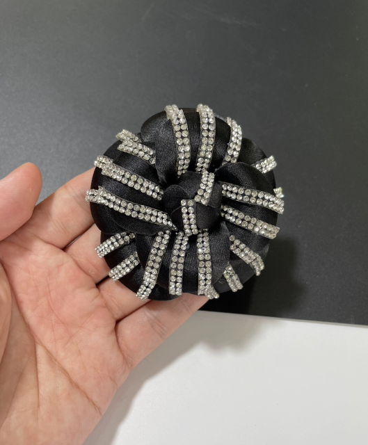 Cross-border hot metal shoe buckle shoe chain shoe flower tassel handmade knitting women's shoes children's shoes shoes flower shoe buckle shoes accessories to sample processing customized