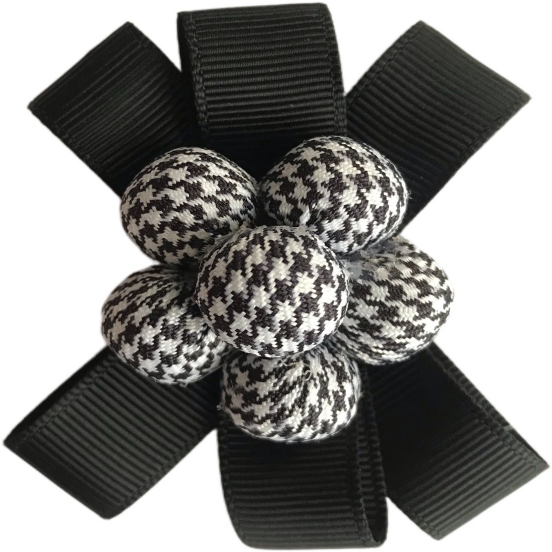 Cross-border hot metal shoe buckle shoe chain shoe flower tassel handmade knitting women's shoes children's shoes shoes flower shoe buckle shoes accessories to sample processing customized