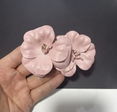 Cross-border hot metal shoe buckle shoe chain shoe flower tassel handmade knitting women's shoes children's shoes shoes flower shoe buckle shoes accessories to sample processing customized