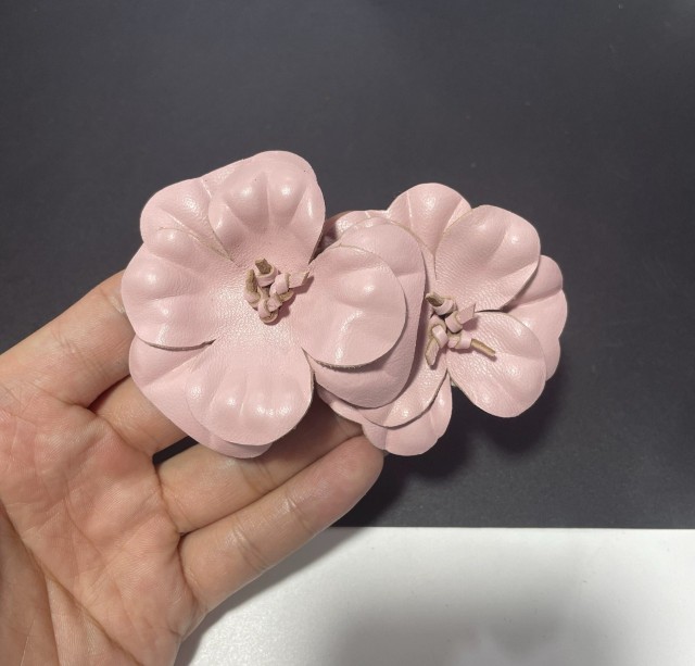 Cross-border hot metal shoe buckle shoe chain shoe flower tassel handmade knitting women's shoes children's shoes shoes flower shoe buckle shoes accessories to sample processing customized