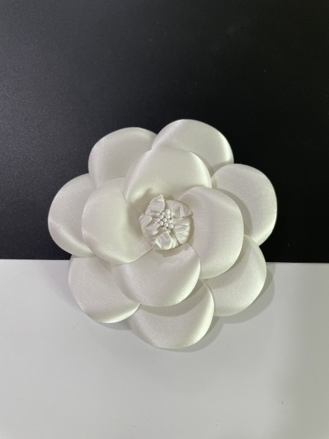 Cross-border hot metal shoe buckle shoe chain shoe flower tassel handmade knitting women's shoes children's shoes shoes flower shoe buckle shoes accessories to sample processing customized