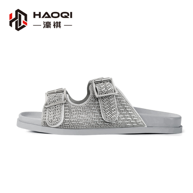 Thick-soled rhinestone one-line slipper upper women's 2025 summer new style retro outerwear fashionable and versatile soft-soled beach cool slipper upper