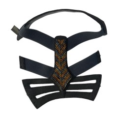 Im jahr 2025 gab es einen neuen böhmischen sandator-look mit einem abstrusen abhang und einem nadelstreifen für eine muschi