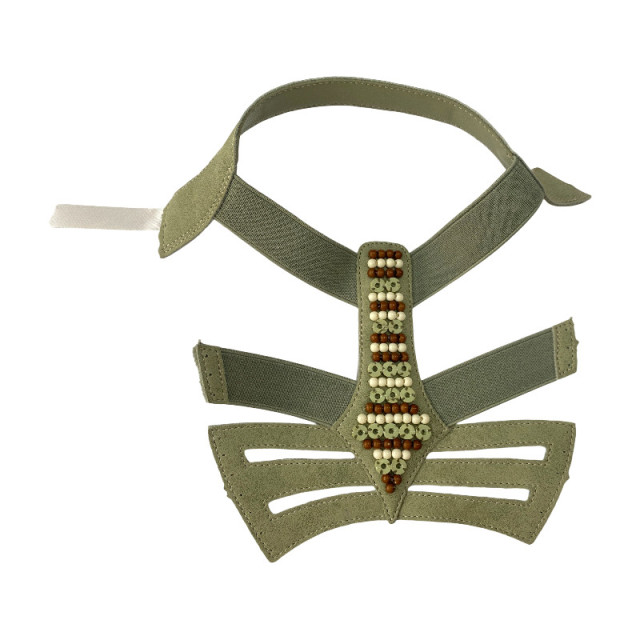 The manufacturer customizes the 2025 new style of sandals with Roman uppers and retro beaded Bohemian slipper uppers as shoe materials and accessories