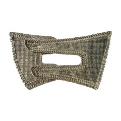 The manufacturer customizes semi-finished products of new ethnic-style beach casual shoes with stone chain woven uppers