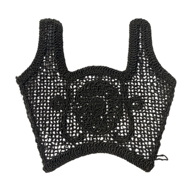 The manufacturer customizes semi-finished products of new ethnic-style beach casual shoes with stone chain woven uppers