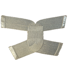 Ein strick an den sandalen