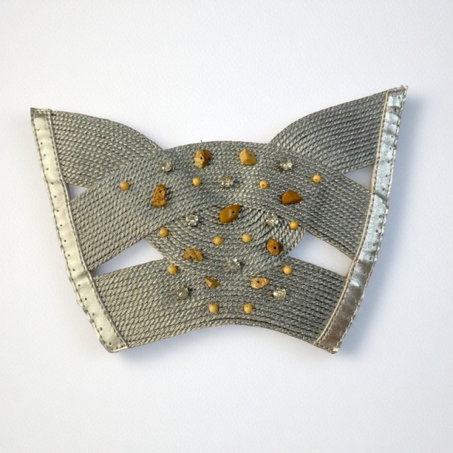 Ein strick an den sandalen