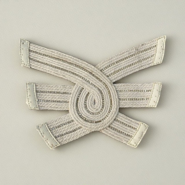 Woven strap casual upper